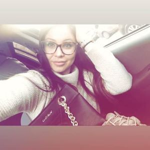 Meet your Posher, Christina